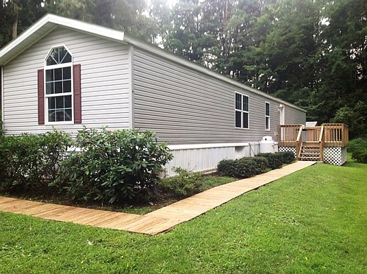 2nd image of 124 Woodcrest Dr