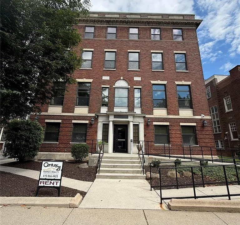 528 N New St #19