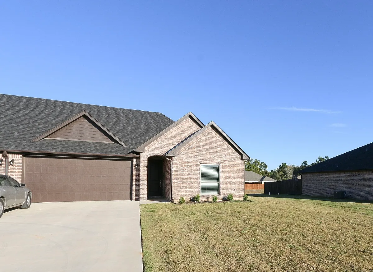 Building Photo - 11170 County Road 167 #127