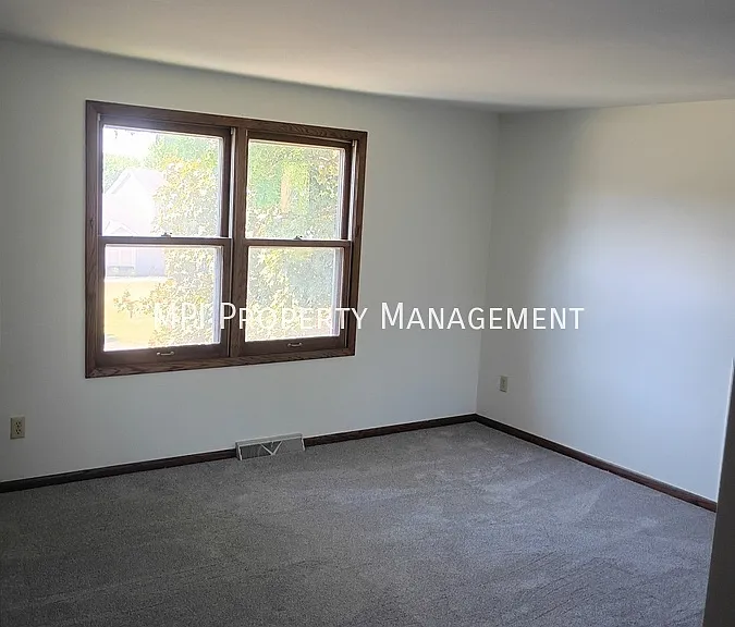 20550 Coventry Dr — Photo 16