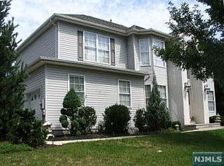 714 Gettysburg Pl, Paramus, NJ 07652