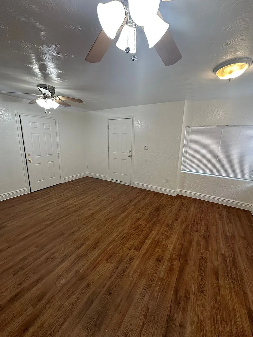 Charming 2+ Bedroom House to UNC — Photo 3