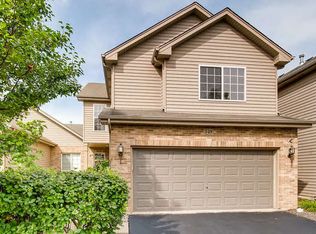 548 Madison Ln, Elgin, IL 60123