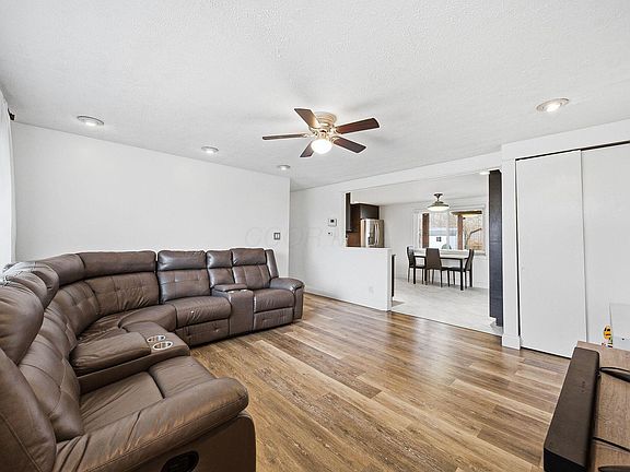 3rd image of 3371 Devin Rd