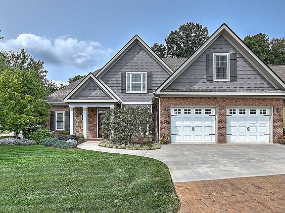 3rd image of 1103 Jasmine Pl