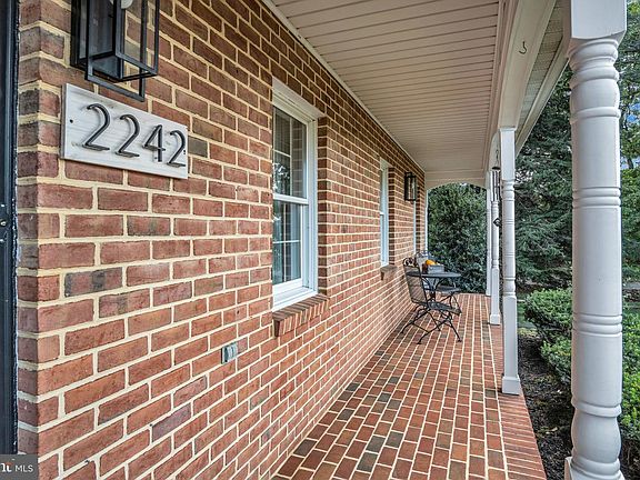 3rd image of 2242 Scotland Rd