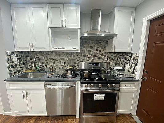 2nd image of 605 Halsey St #1