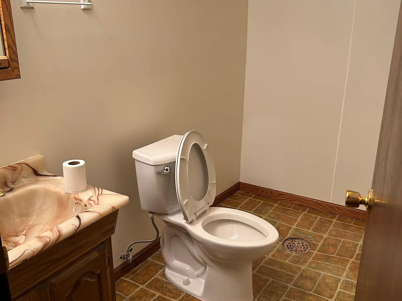 3 bed, 2.5 bath, 2200 sqft, $2,000 — Photo 4