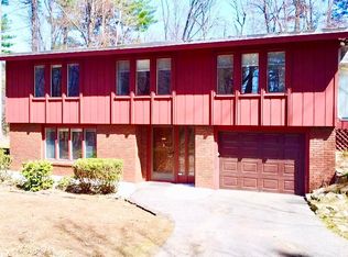 52 Castle Dr, Hooksett, NH 03106