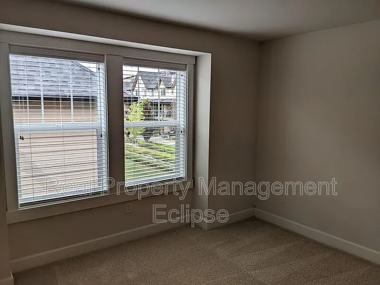 1320 Chelsea Walk NE — Photo 7