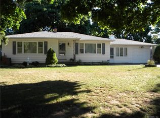 165 Ridge Port Dr, Rochester, NY 14617