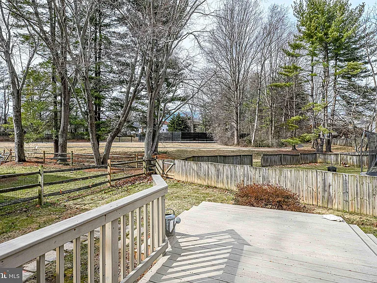 6144 Windward Dr — Photo 35