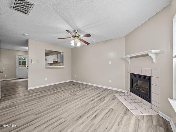 3rd image of 117 Mesa Ln