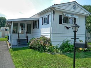 4 Arapaho Dr, East Hartford, CT 06118