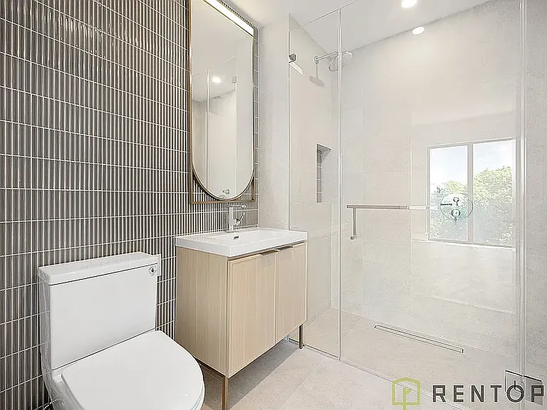 960 Franklin Ave #462 — Photo 8