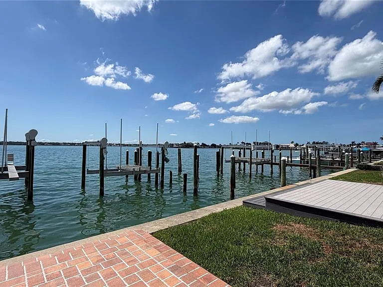 218 Sand Key Estates Dr — Photo 42
