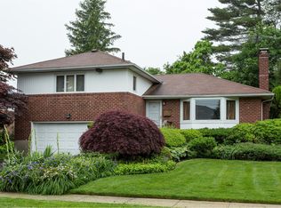 41 Melanie Ln, Syosset, NY 11791
