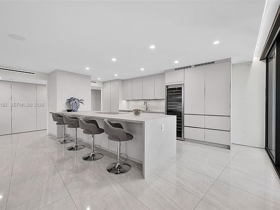 3rd image of 9 Island Ave APT 714