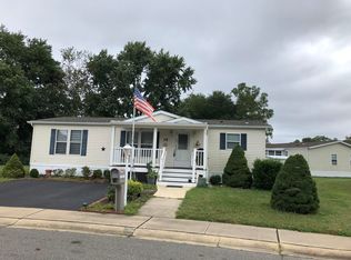 15 Easy St, Freehold, NJ 07728
