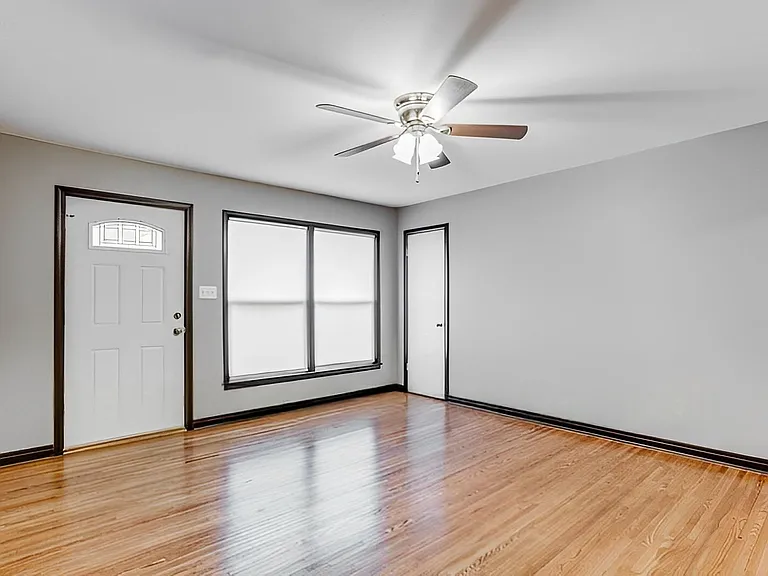 716 S Oliver Ave #716 — Photo 2