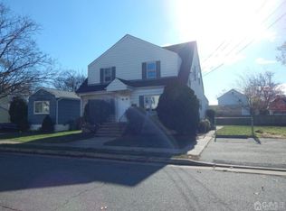 102 Wisteria St, Edison, NJ 08817