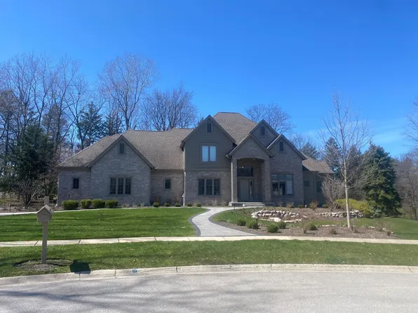 7207 Horseshoe Ct, Cary, IL 60013