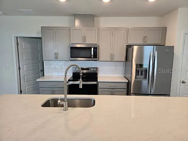 1568 Hummingbird Rd — Photo 6