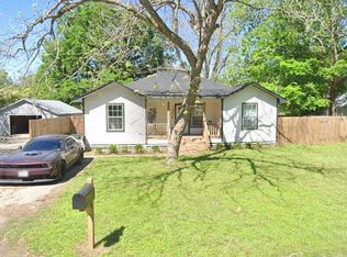 1304 Rampart St, Columbus, TX 78934