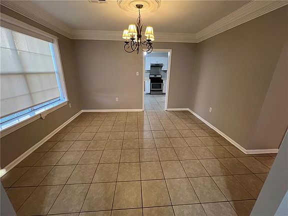5th image of 206 W Genie St