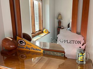 1912 Orchard Blossom Dr, Appleton, WI 54915