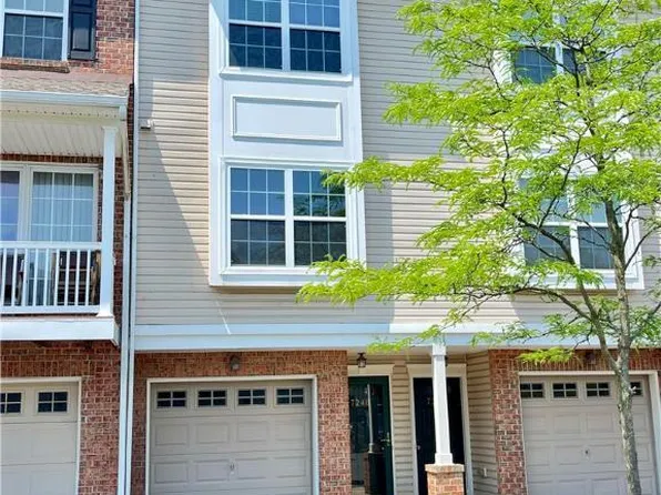 7240 Pioneer Dr, Macungie, PA 18062