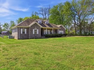 435 Long St W, Mc Ewen, TN 37101