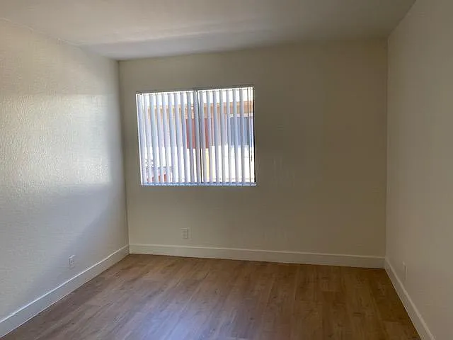 7636 Fulton Ave. — Photo 18
