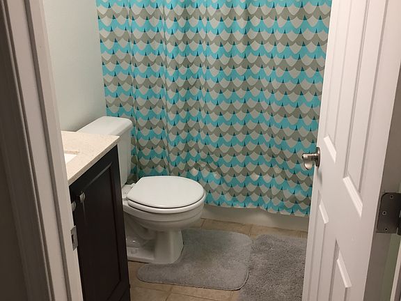 Remodeled guest bath w/ tile