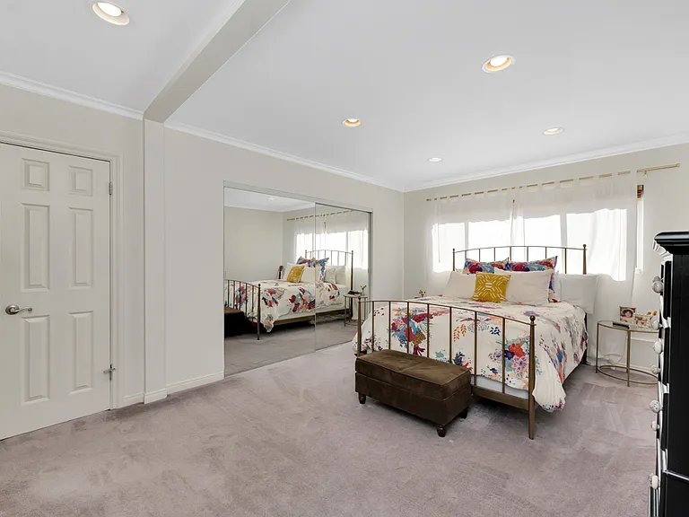 14934 Dickens St #9 — Photo 5