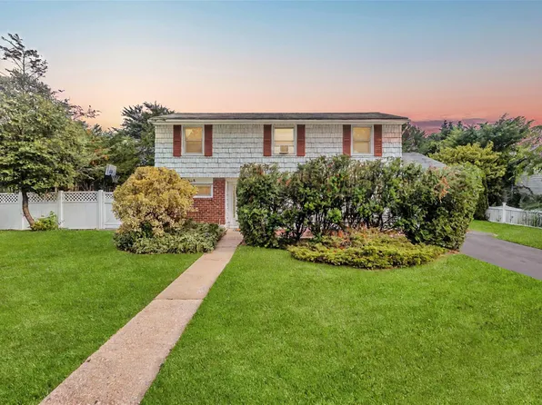 224 Oakland Avenue, Deer Park, NY 11729