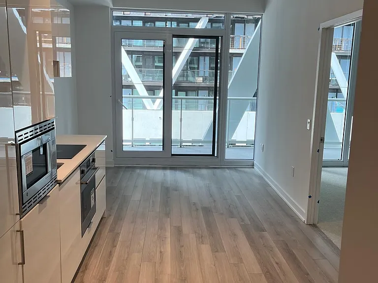 230 Simcoe St #1235 — Photo 2