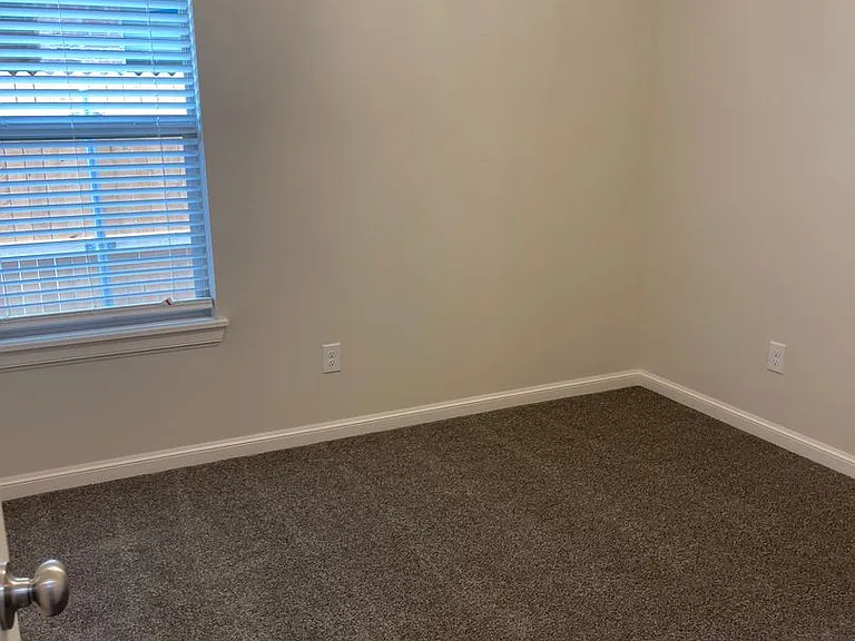 1313 Brooks Dr — Photo 16