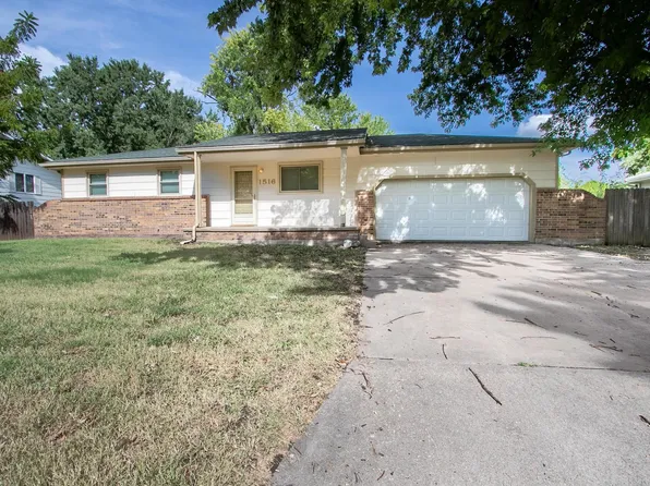 1516 N Plum St, Newton, KS 67114