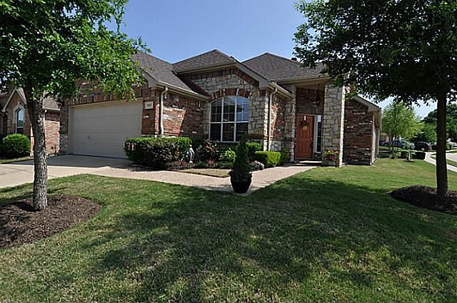 1st image of 957 Winged Foot Dr