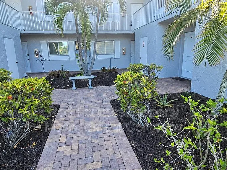 8127 Country Rd #206 — Photo 3