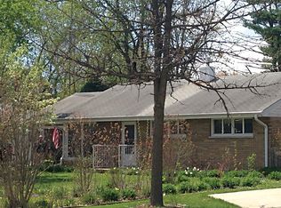 218 Hill Ave, North Aurora, IL 60542