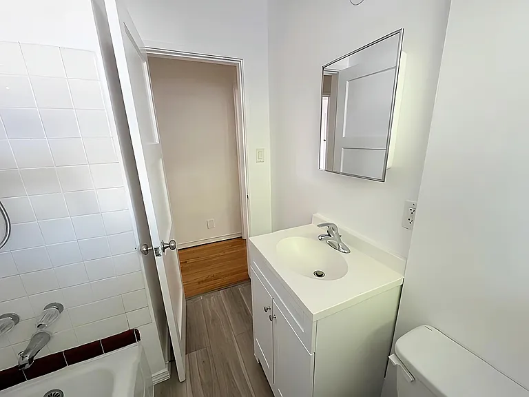 215 N Kenmore Ave #D — Photo 10