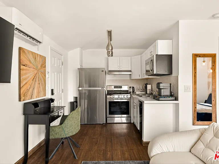 8810 Hollywood Blvd #1/2 — Photo 13