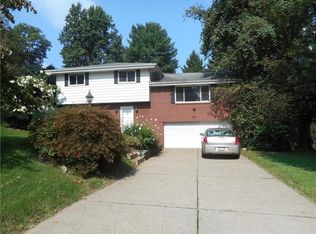 7178 Sansue Dr, Bethel Park, PA 15102