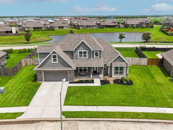 14407 Meadowlands Dr, Mont Belvieu, TX 77523