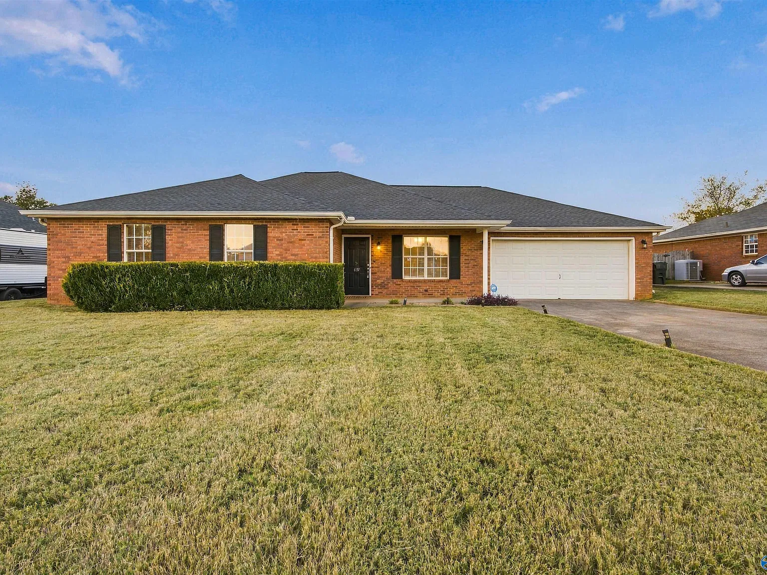 3 bed, 2.0 bath, 1728 sqft, $1,850 — Photo 1