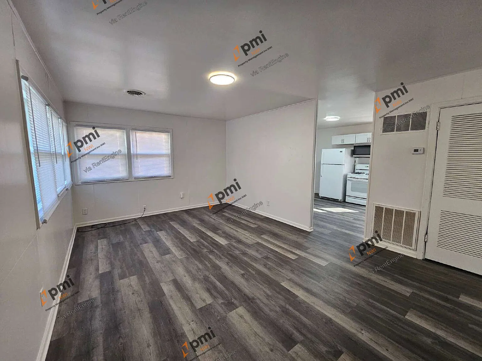 3 bed, 1.0 bath, 941 sqft, $1,295 — Photo 3