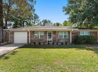 32 Nottingham Cir, Gulfport, MS 39503