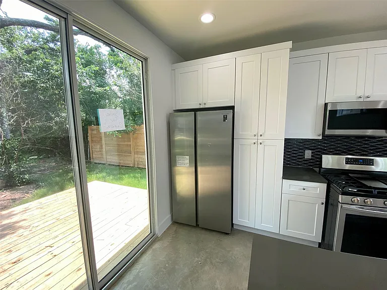 2500 Sweeney Ln #B — Photo 5